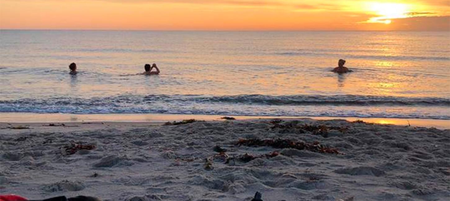 Vinterbadning ved Grenaa Strand på Djursland